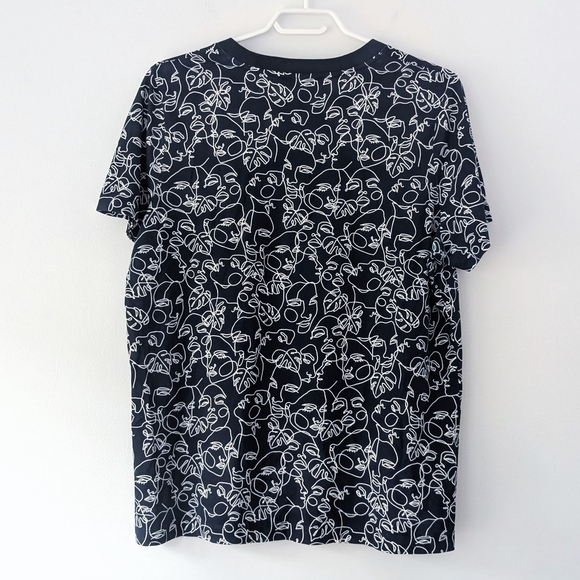 Simons Contemporaine Women's Organic Cotton Faces/Floral Navy T-shirt ~ Large - Picture 4 of 7